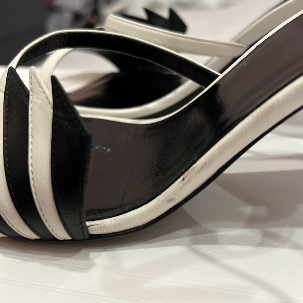 Celine size 38 (8us) beautiful white and black feathered sides. - Picture 5 of 11